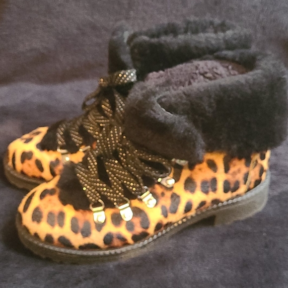 Cheetah print boot's - Picture 3 of 5